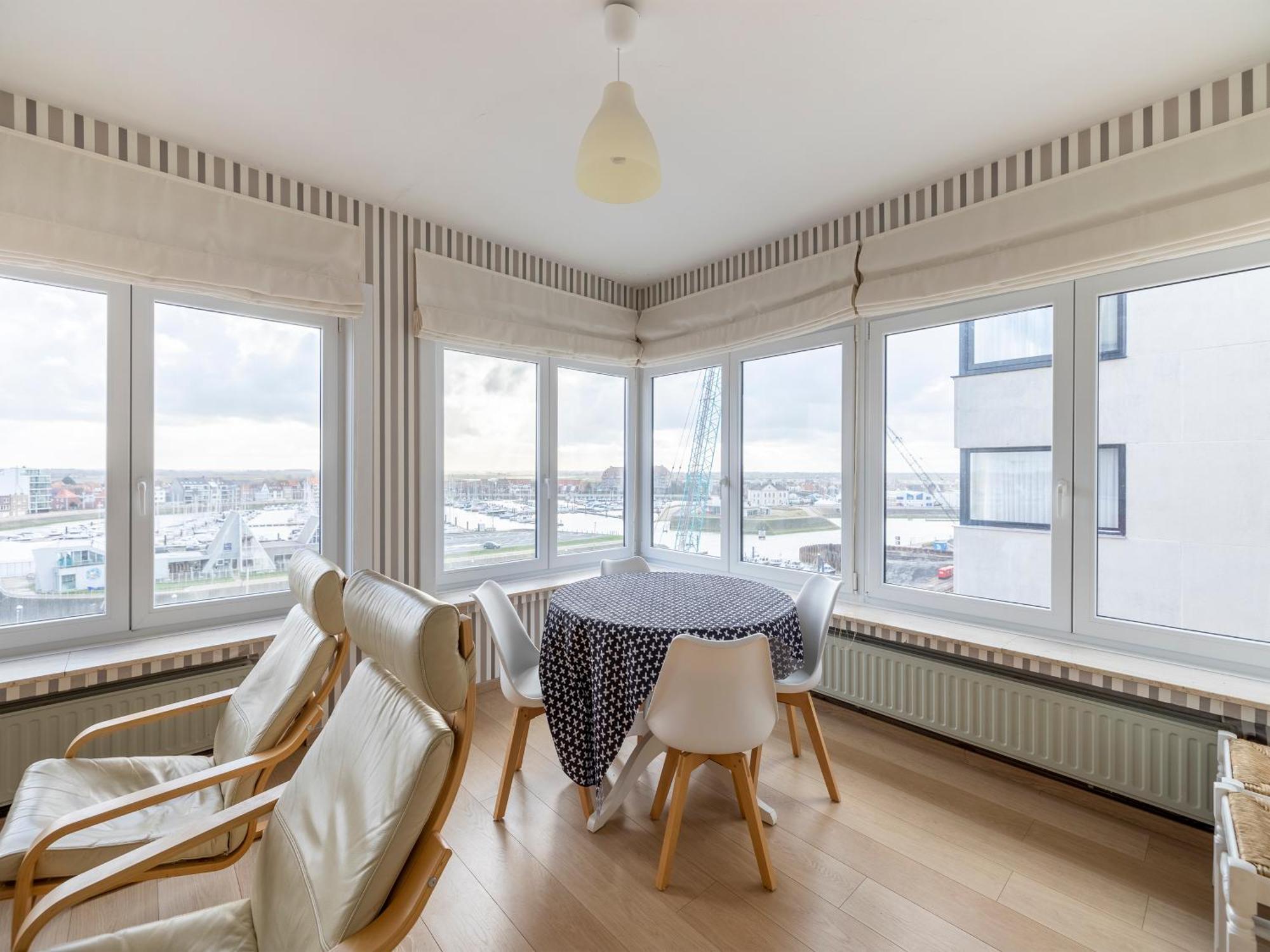 Luxury 2-bedroom With Marina Views In T205 Appartement *